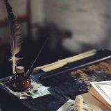 91论坛 论坛结构观察员郑一鸣的作者头像插画，深紫色背景配霓虹光晕，用于本文作者署名区